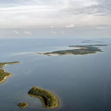 La isla Saarnaki laid. Autor; Wikimedia La isla Saarnaki laid. Autor; Wikimedia
