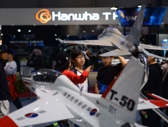 Hanwha Aerospace invertirá en la industria de defensa de Estonia