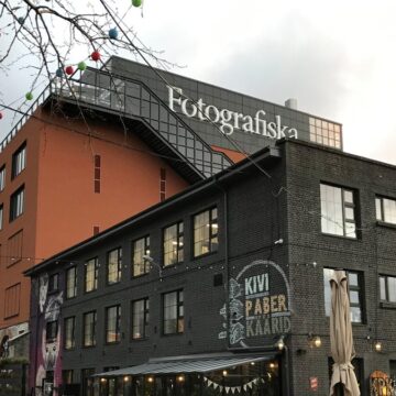 Fotógrafa letona exhibe 25 años de vida cotidiana en muestra que abre en Tallin