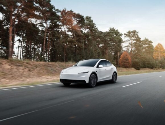 Tesla abre su primer concesionario oficial en Estonia