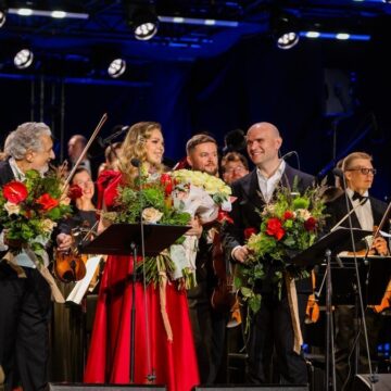 Plácido Domingo actúa en Yūrmala ante un lleno total
